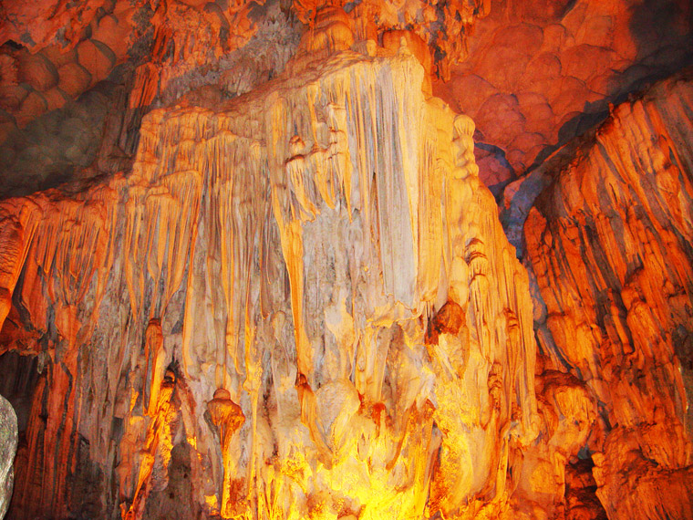 119 HALONG Bucht Steinhöhle 6 {Eine Reise durch Vietnam} – Wenn die Heimat ruft – Hoi An & Vinh Halong