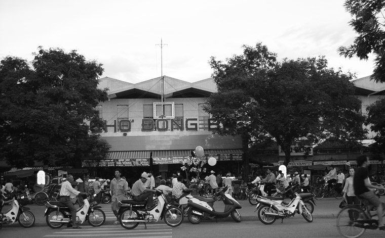 123 Dong Ba Markt in Hue Aussen {Eine Reise durch Vietnam}   Wenn die Heimat ruft   Hue   Die alte Kaiserstadt